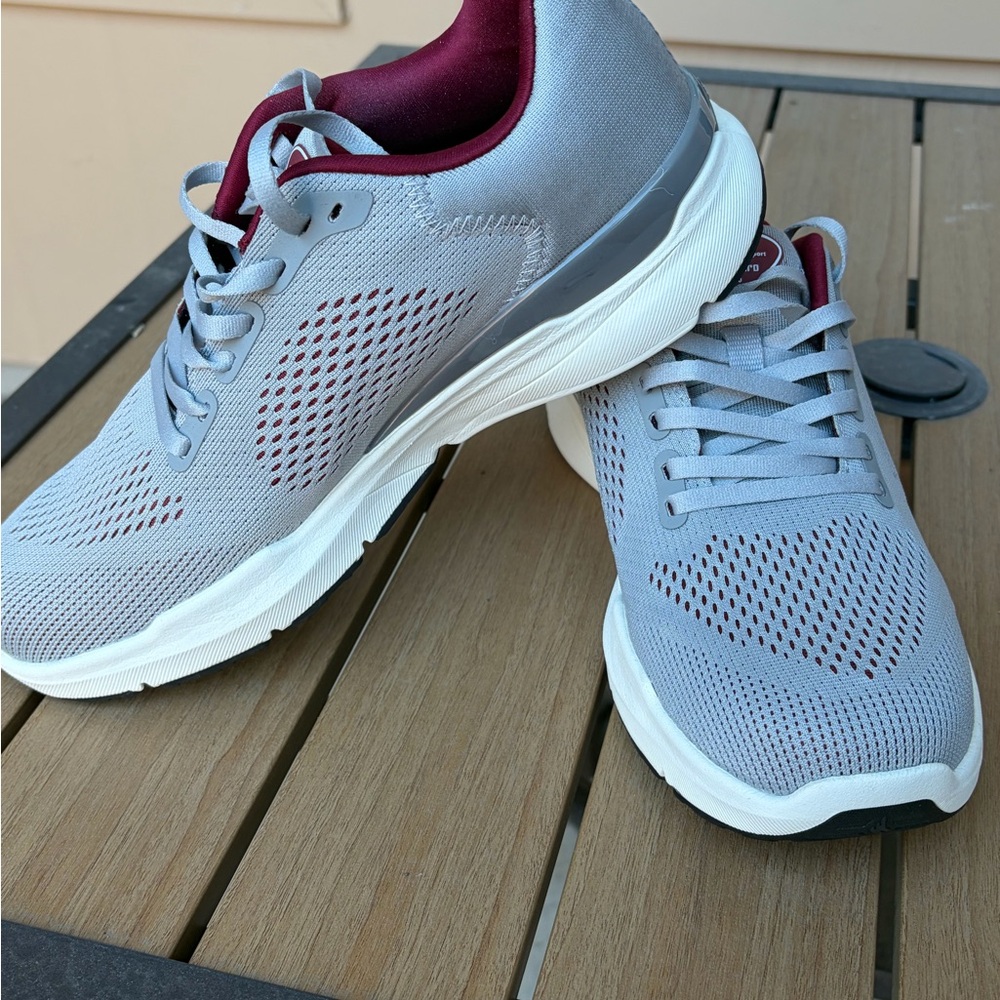 Walk Hero Women's 8 Gray and Red Sneakers - Picture 5 of 5